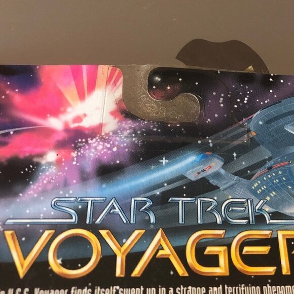 Unopened 1995 Star Trek Voyager Lt Tuvok With Accessories Playmates Collector - Picture 5 of 5